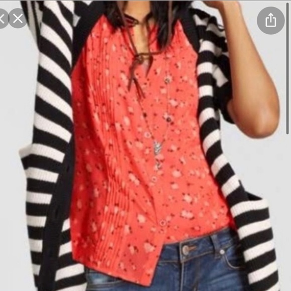 CABI pintuck blouse S - Picture 2 of 5